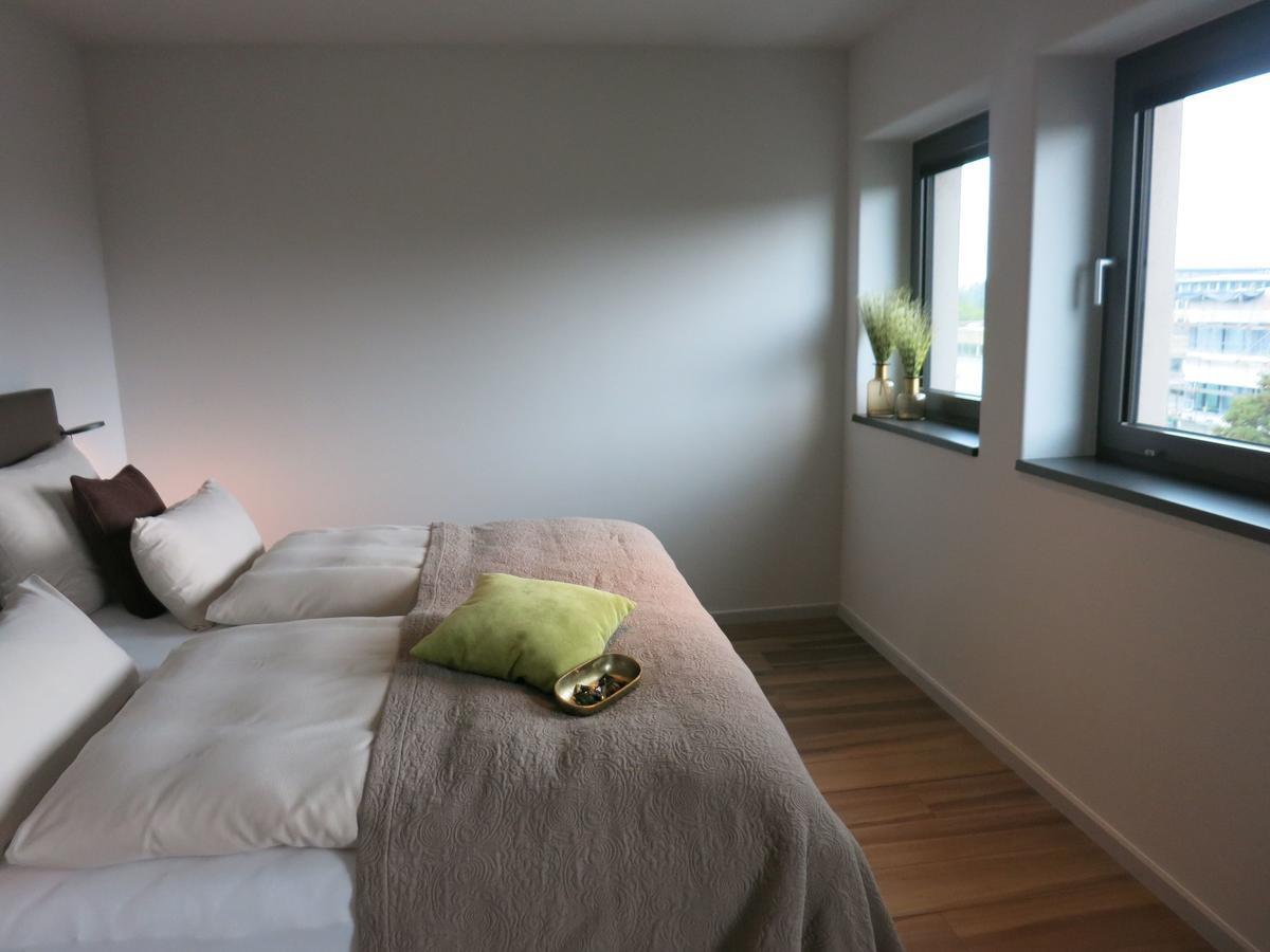 Golden Ball, Exclusive Serviced Apartments Munich Ашхайм Екстериор снимка