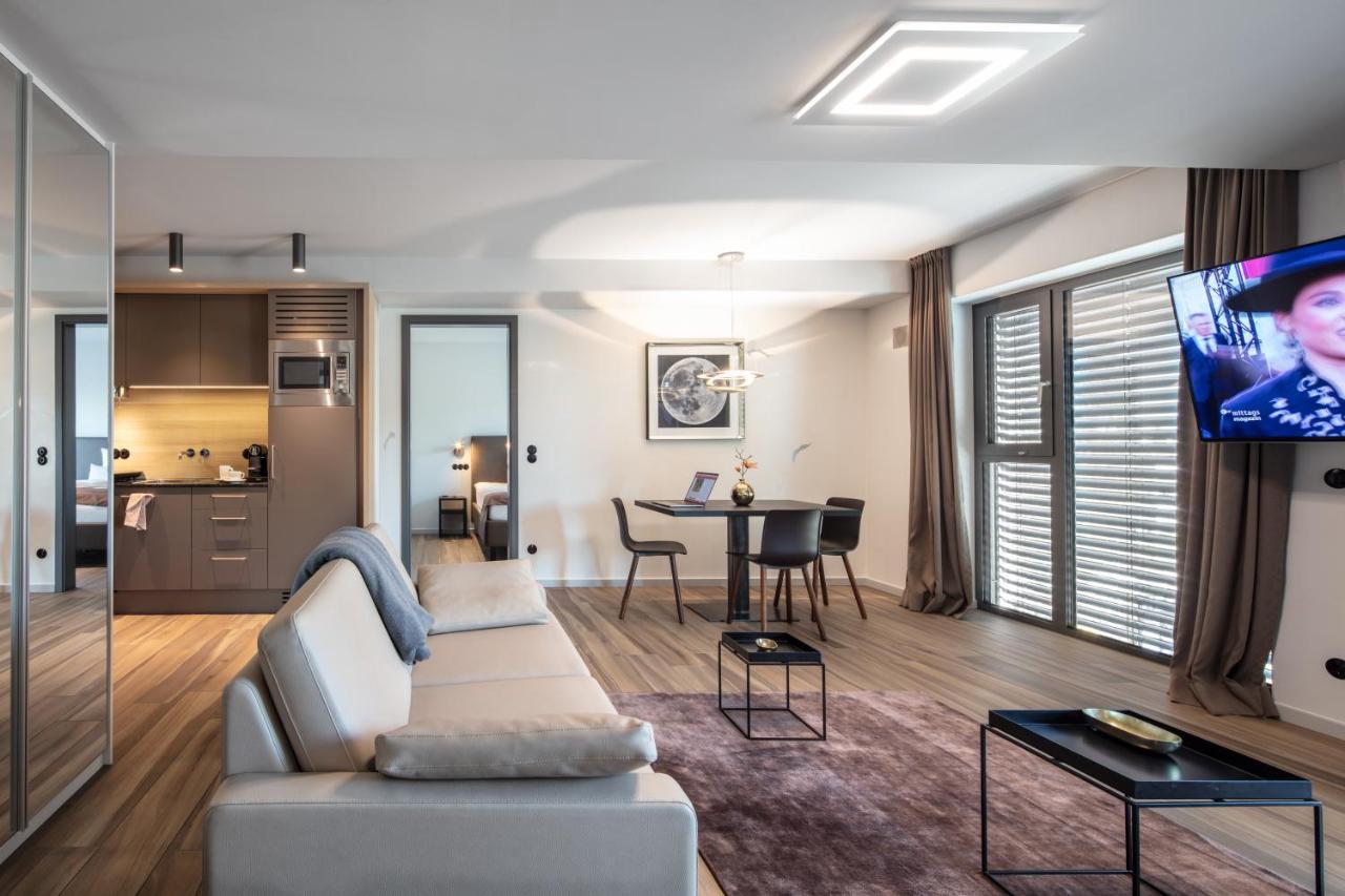 Golden Ball, Exclusive Serviced Apartments Munich Ашхайм Екстериор снимка
